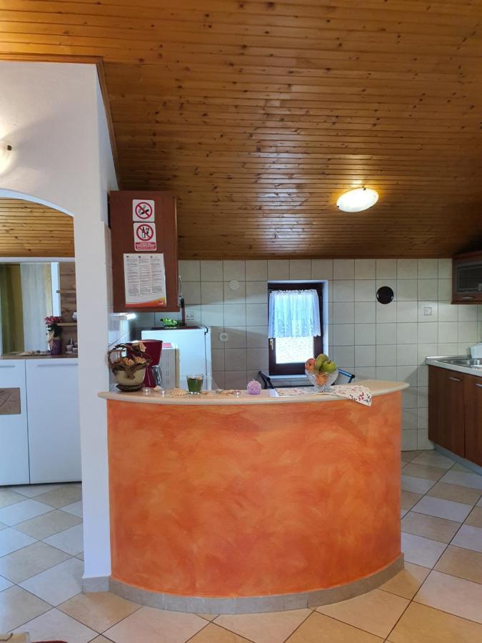 Diana Apartman Brsec Luaran gambar